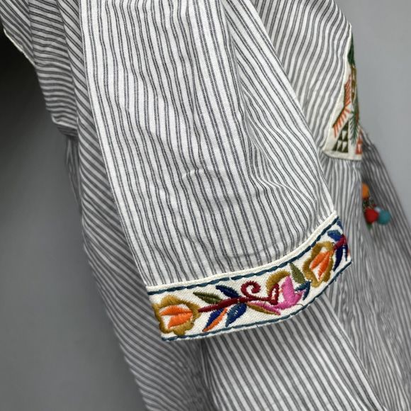 Boho Blouse Womens Medium Blue Striped Embroidery Open Front Top Farmhouse NWT - Picture 4 of 15